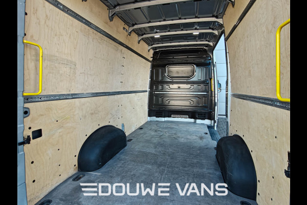 Volkswagen Crafter L2H2 Automaat Zilver Camera Stoelverw. Carplay