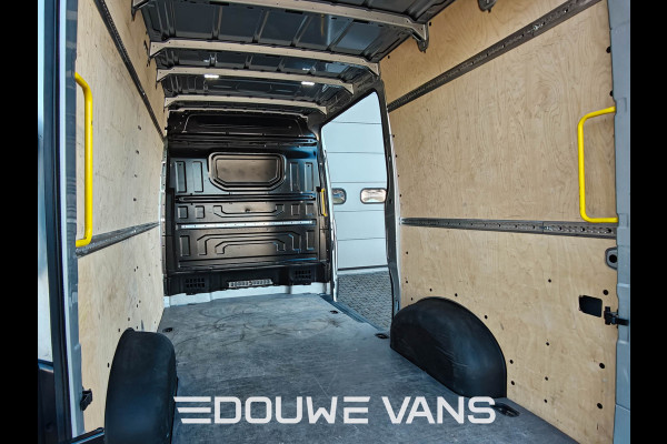 Volkswagen Crafter L2H2 Automaat Zilver Camera Stoelverw. Carplay