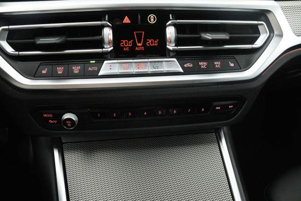 BMW 3 Serie Touring 330i High Executive M-sport(Dealer onderH, Camera, Head-up, Navi Prof,, Etc)