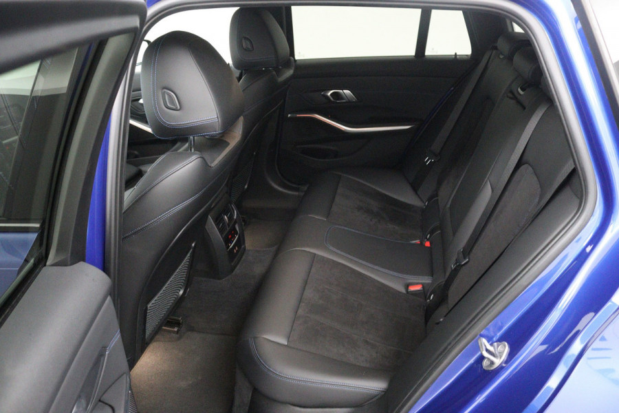 BMW 3 Serie Touring 330i High Executive M-sport(Dealer onderH, Camera, Head-up, Navi Prof,, Etc)