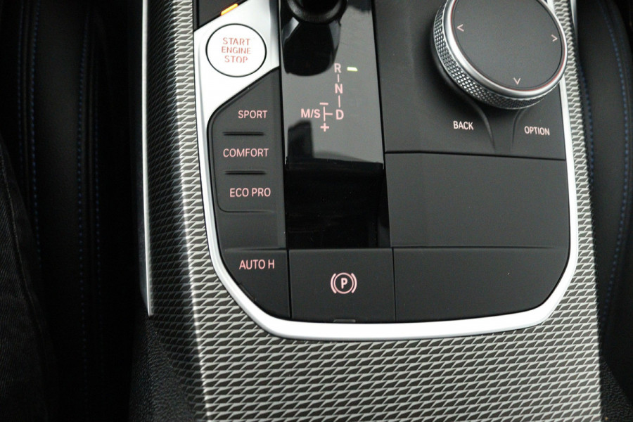 BMW 3 Serie Touring 330i High Executive M-sport(Dealer onderH, Camera, Head-up, Navi Prof,, Etc)