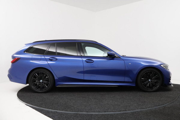 BMW 3 Serie Touring 330i High Executive M-sport(Dealer onderH, Camera, Head-up, Navi Prof,, Etc)