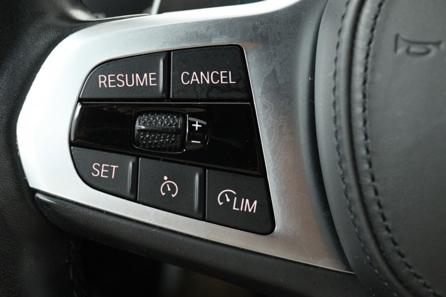 BMW 3 Serie Touring 330i High Executive M-sport(Dealer onderH, Camera, Head-up, Navi Prof,, Etc)