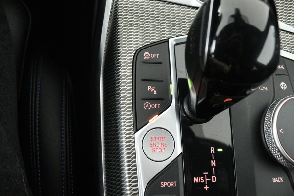 BMW 3 Serie Touring 330i High Executive M-sport(Dealer onderH, Camera, Head-up, Navi Prof,, Etc)