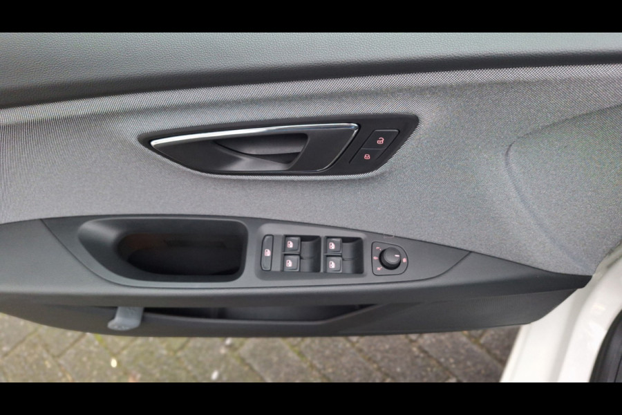 Seat Leon ST 1.0 EcoTSI Style Business Intense/Navigatie/Pdc V/A/Lm Velgen/50 Dkm