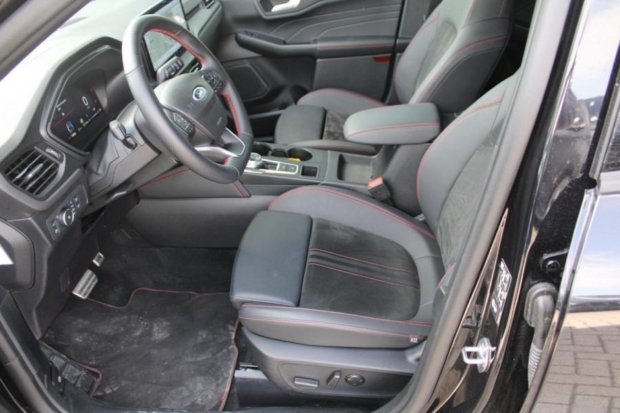 Ford Kuga 2.5 PHEV ST-Line X Orig NL Auto | Panoramadak | Head up Display | 19 inch | Wegklapbare trekhaak (elektrisch bedienbaar) | Winter Pack