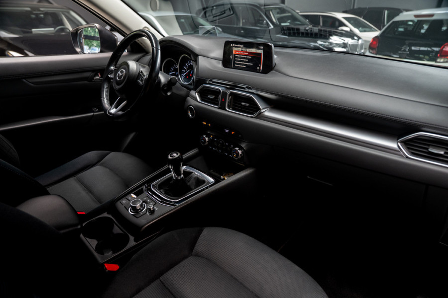Mazda CX-5 2.0 SkyActiv-G 165 HUD Navi Camera PDC Stuurverw. Stoelverwarming Climate C. Cruise C. Afneembaar trekhaak LM velgen