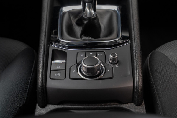 Mazda CX-5 2.0 SkyActiv-G 165 HUD Navi Camera PDC Stuurverw. Stoelverwarming Climate C. Cruise C. Afneembaar trekhaak LM velgen
