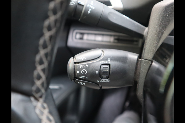 Peugeot 3008 1.2 PureTech Blue Lease Premium Airco / Navi / Trekh / Elekramen / All-season banden / Export