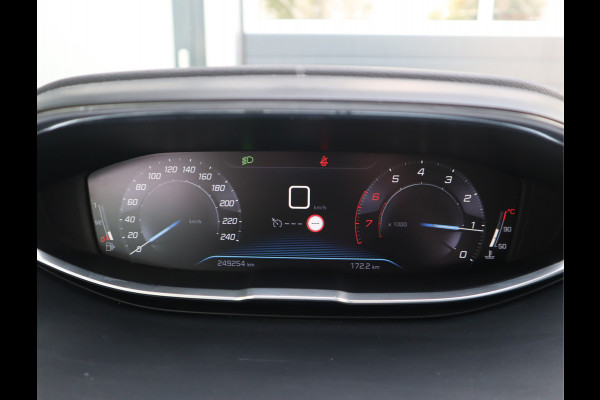 Peugeot 3008 1.2 PureTech Blue Lease Premium Airco / Navi / Trekh / Elekramen / All-season banden / Export