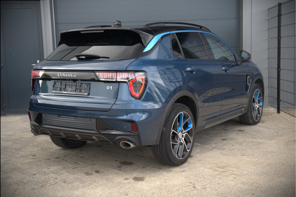 Lynk & Co 01 1.5 | Panoramadak | Stoelverwarming | Keyless | Apple Carplay | Adaptive Cruise Control | Infinity | Navigatie | Camera | Parkeersensoren |
