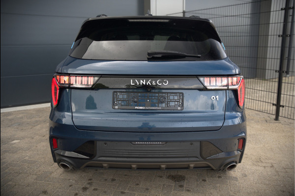 Lynk & Co 01 1.5 | Panoramadak | Stoelverwarming | Keyless | Apple Carplay | Adaptive Cruise Control | Infinity | Navigatie | Camera | Parkeersensoren |