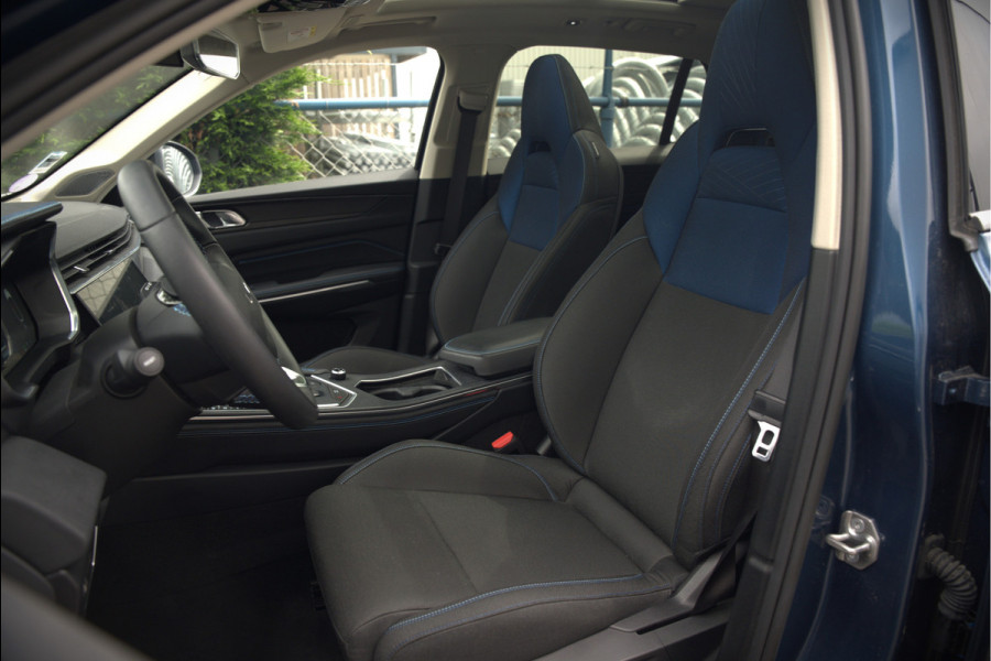Lynk & Co 01 1.5 | Panoramadak | Stoelverwarming | Keyless | Apple Carplay | Adaptive Cruise Control | Infinity | Navigatie | Camera | Parkeersensoren |