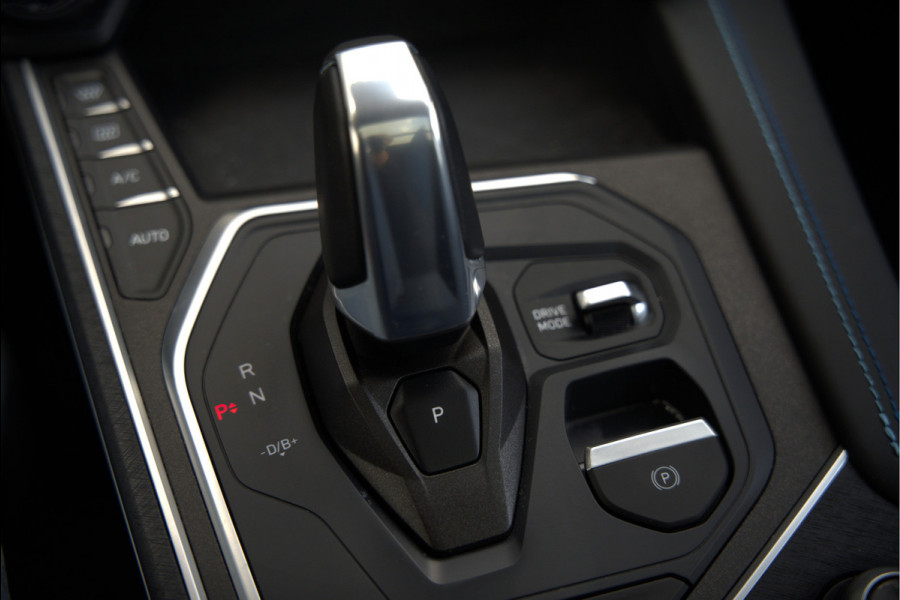 Lynk & Co 01 1.5 | Panoramadak | Stoelverwarming | Keyless | Apple Carplay | Adaptive Cruise Control | Infinity | Navigatie | Camera | Parkeersensoren |