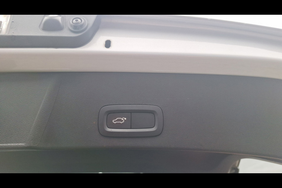 Volvo XC40 2.0 T4 R-Design 2.0, Automaat, Leer, Navi, Harman Kardon, BOMVOL