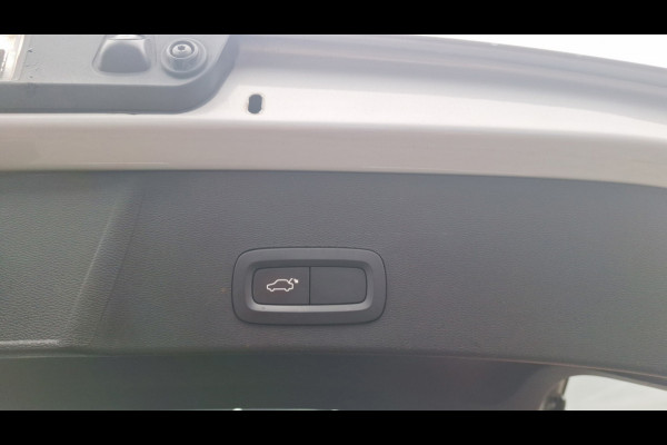 Volvo XC40 2.0 T4 R-Design 2.0, Automaat, Leer, Navi, Harman Kardon, BOMVOL