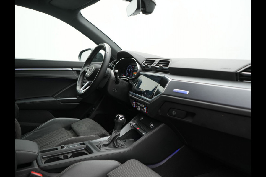 Audi Q3 45 TFSI e 2x S Line PHEV 245pk Dealer O.H. | Trekhaak Afn. | Adaptive Cruise | 360 Camera | Matrix LED | Sportstoelen Memory & Verwarmd | Keyless | Blis | Apple Carplay | Sfeerverlichting | 20"L.M | Navigatie | DAB | Plug In Hybrid |