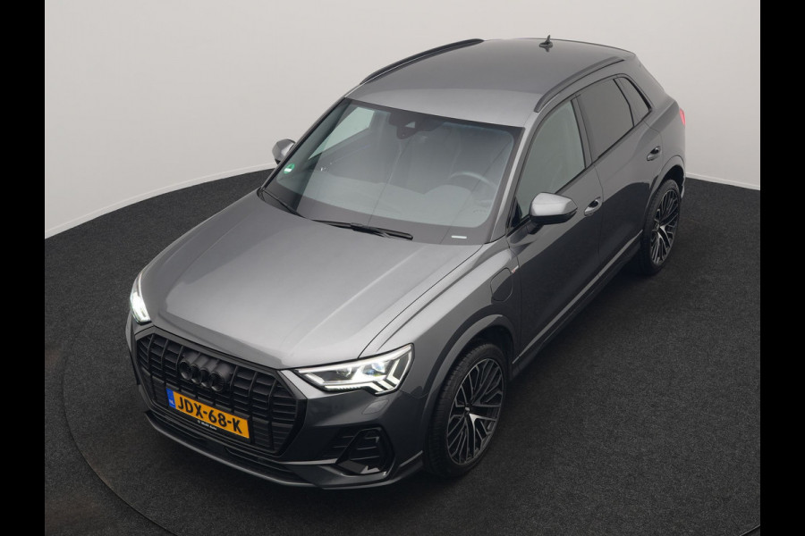 Audi Q3 45 TFSI e 2x S Line PHEV 245pk Dealer O.H. | Trekhaak Afn. | Adaptive Cruise | 360 Camera | Matrix LED | Sportstoelen Memory & Verwarmd | Keyless | Blis | Apple Carplay | Sfeerverlichting | 20"L.M | Navigatie | DAB | Plug In Hybrid |