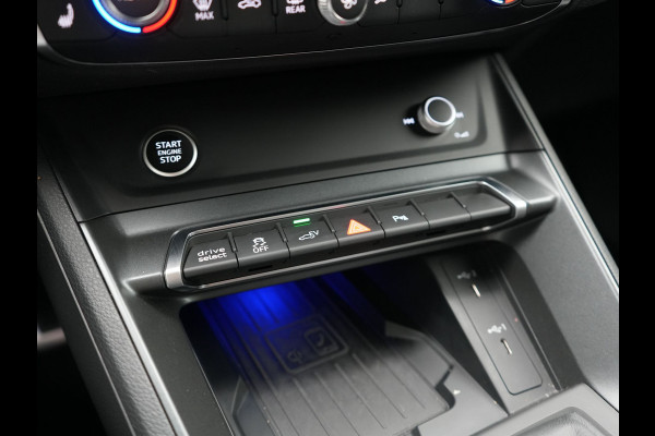 Audi Q3 45 TFSI e 2x S Line PHEV 245pk Dealer O.H. | Trekhaak Afn. | Adaptive Cruise | 360 Camera | Matrix LED | Sportstoelen Memory & Verwarmd | Keyless | Blis | Apple Carplay | Sfeerverlichting | 20"L.M | Navigatie | DAB | Plug In Hybrid |