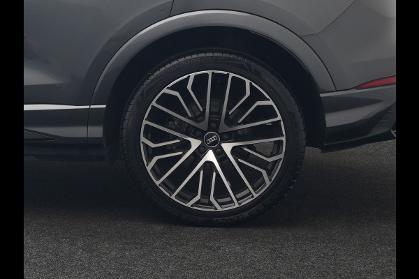 Audi Q3 45 TFSI e 2x S Line PHEV 245pk Dealer O.H. | Trekhaak Afn. | Adaptive Cruise | 360 Camera | Matrix LED | Sportstoelen Memory & Verwarmd | Keyless | Blis | Apple Carplay | Sfeerverlichting | 20"L.M | Navigatie | DAB | Plug In Hybrid |