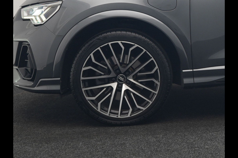 Audi Q3 45 TFSI e 2x S Line PHEV 245pk Dealer O.H. | Trekhaak Afn. | Adaptive Cruise | 360 Camera | Matrix LED | Sportstoelen Memory & Verwarmd | Keyless | Blis | Apple Carplay | Sfeerverlichting | 20"L.M | Navigatie | DAB | Plug In Hybrid |