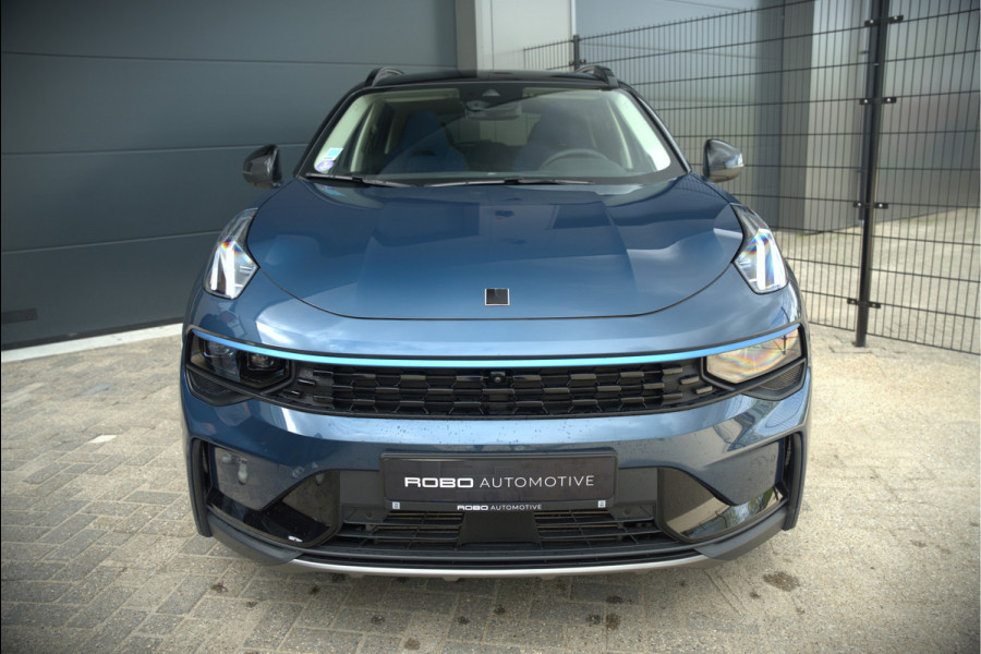 Lynk & Co 01 1.5 | Panoramadak | Stoelverwarming | Keyless | Apple Carplay | Adaptive Cruise Control | Infinity | Navigatie | Camera | Parkeersensoren |