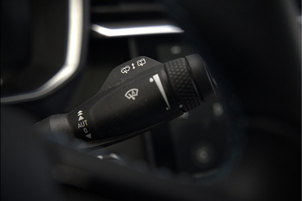 Lynk & Co 01 1.5 | Panoramadak | Stoelverwarming | Keyless | Apple Carplay | Adaptive Cruise Control | Infinity | Navigatie | Camera | Parkeersensoren |