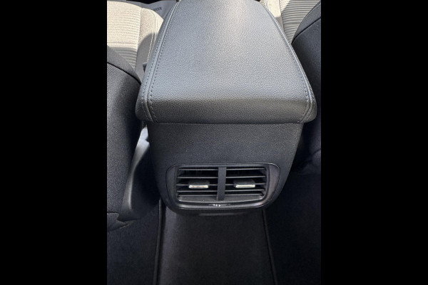 Ford Kuga 2.5 FHEV Titanium 190pk | Geen Stekker Nodig | Trekhaak Wegklapbaar | Driver Assistance Pack | Winter Pack | Head Up Display |