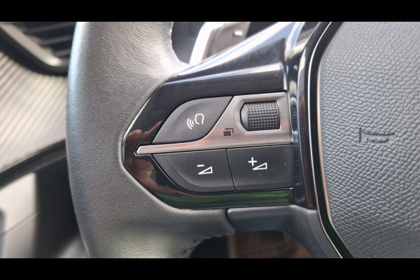 Peugeot 2008 1.2 PureTech Allure Automaat/Nav/Camera/18 Inch/Cruise/Enz/