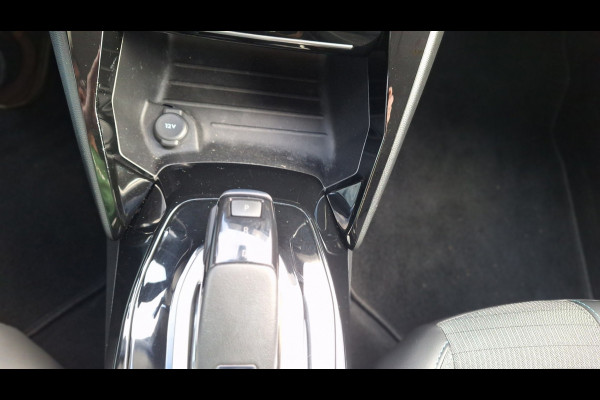 Peugeot 2008 1.2 PureTech Allure Automaat/Nav/Camera/18 Inch/Cruise/Enz/