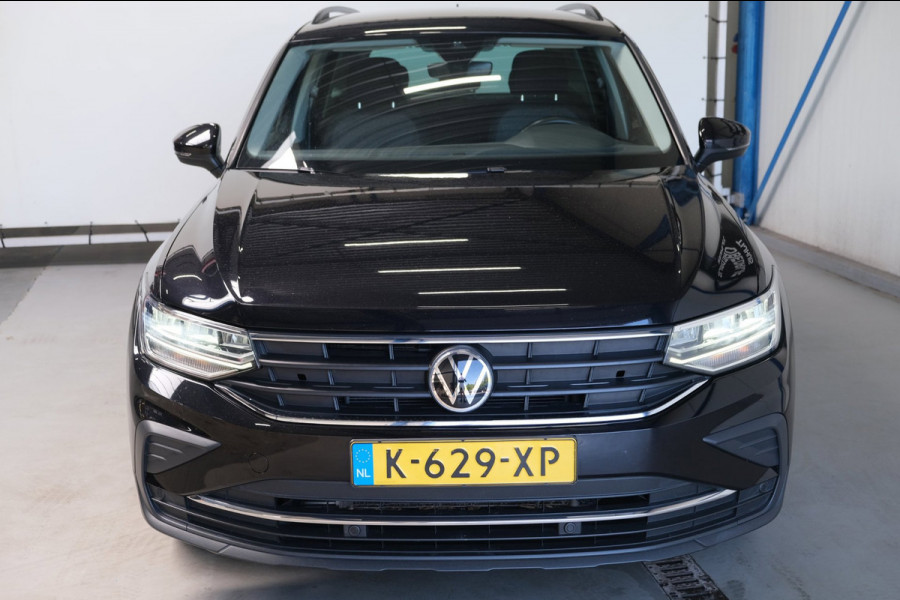 Volkswagen Tiguan 1.5 TSI Life - N.A.P. Airco, Cruise, Navi, PDC, Carplay, Trekhaak.