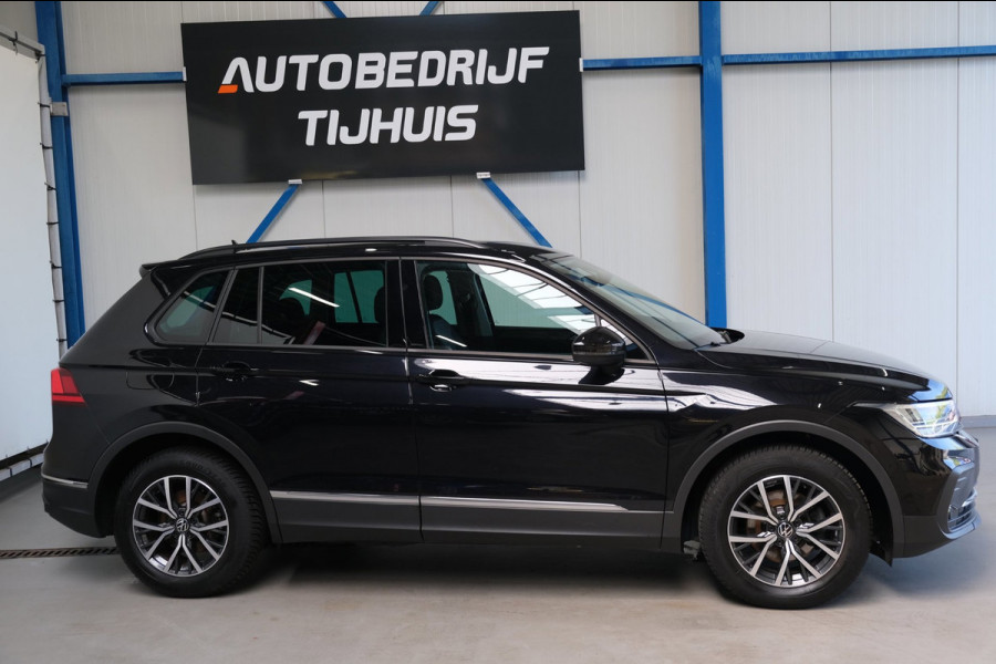 Volkswagen Tiguan 1.5 TSI Life - N.A.P. Airco, Cruise, Navi, PDC, Carplay, Trekhaak.