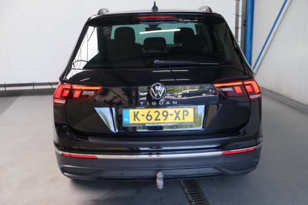 Volkswagen Tiguan 1.5 TSI Life - N.A.P. Airco, Cruise, Navi, PDC, Carplay, Trekhaak.