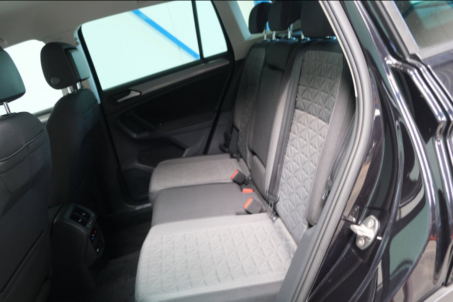 Volkswagen Tiguan 1.5 TSI Life - N.A.P. Airco, Cruise, Navi, PDC, Carplay, Trekhaak.
