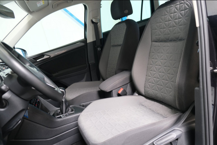 Volkswagen Tiguan 1.5 TSI Life - N.A.P. Airco, Cruise, Navi, PDC, Carplay, Trekhaak.
