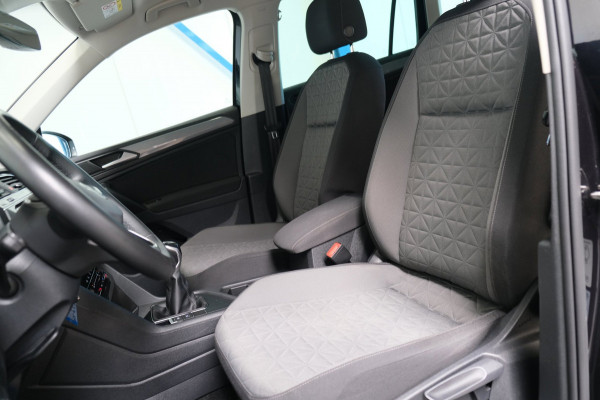 Volkswagen Tiguan 1.5 TSI Life - N.A.P. Airco, Cruise, Navi, PDC, Carplay, Trekhaak.