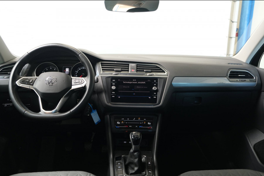 Volkswagen Tiguan 1.5 TSI Life - N.A.P. Airco, Cruise, Navi, PDC, Carplay, Trekhaak.
