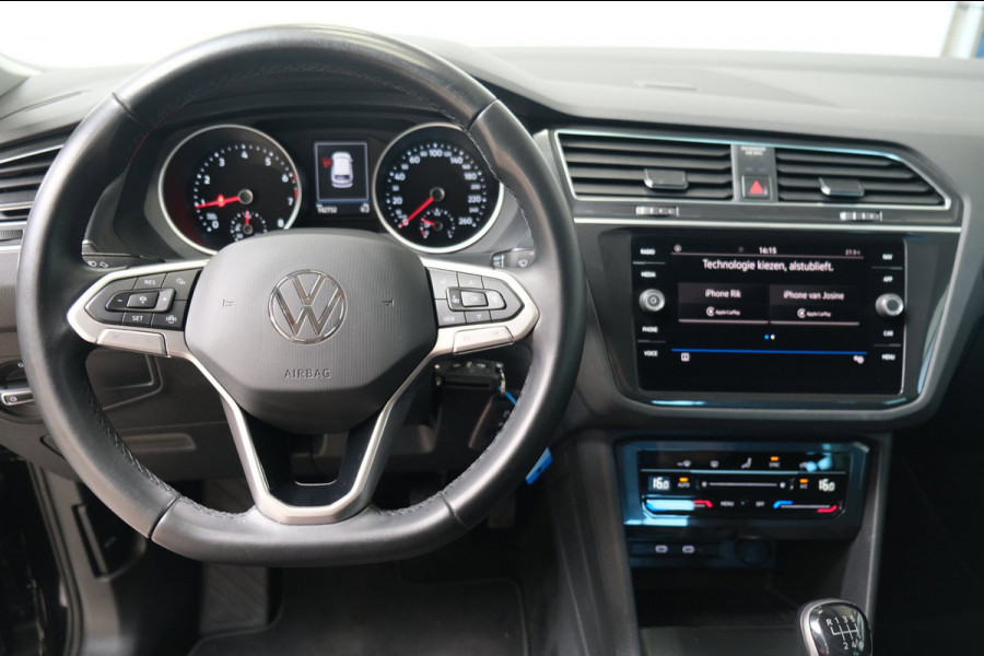 Volkswagen Tiguan 1.5 TSI Life - N.A.P. Airco, Cruise, Navi, PDC, Carplay, Trekhaak.