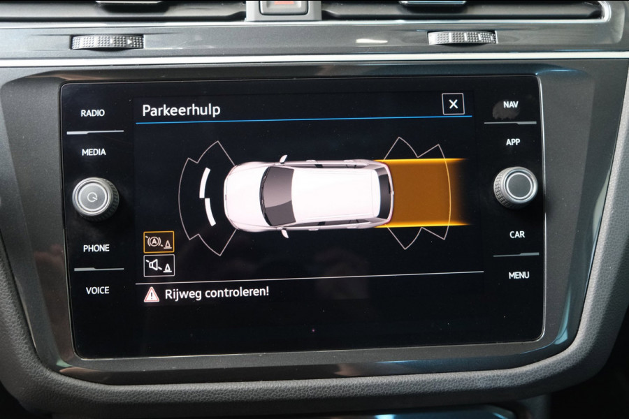 Volkswagen Tiguan 1.5 TSI Life - N.A.P. Airco, Cruise, Navi, PDC, Carplay, Trekhaak.