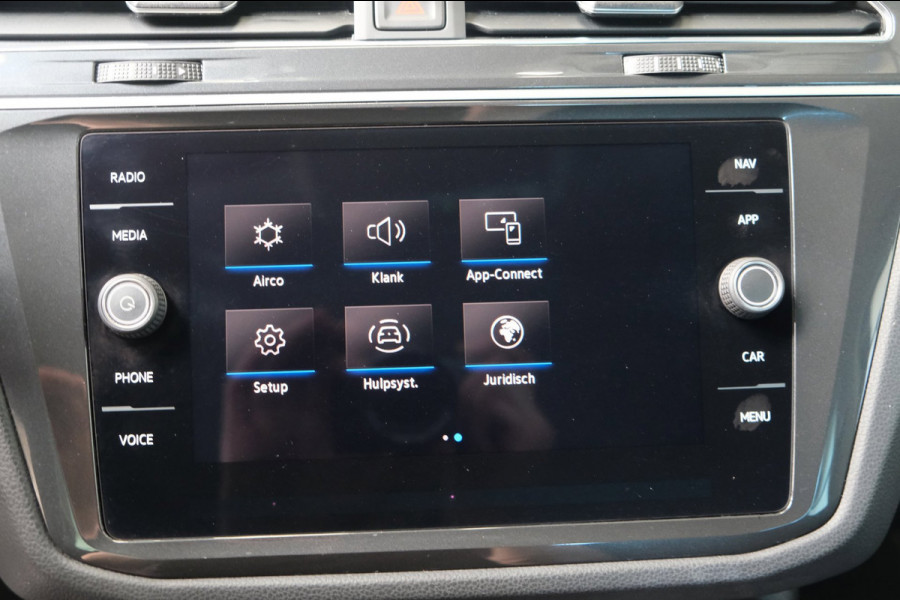 Volkswagen Tiguan 1.5 TSI Life - N.A.P. Airco, Cruise, Navi, PDC, Carplay, Trekhaak.
