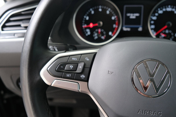 Volkswagen Tiguan 1.5 TSI Life - N.A.P. Airco, Cruise, Navi, PDC, Carplay, Trekhaak.
