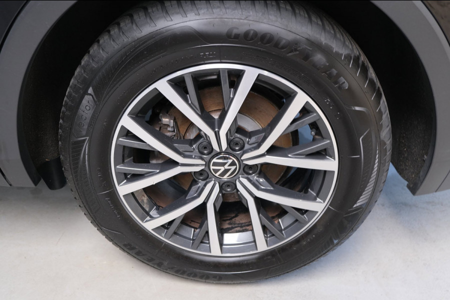 Volkswagen Tiguan 1.5 TSI Life - N.A.P. Airco, Cruise, Navi, PDC, Carplay, Trekhaak.