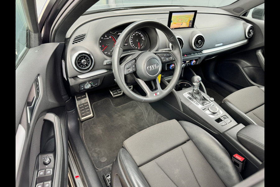 Audi A3 Sportback 1.5 TFSI Automaat S Line Edition * Optiek Zwart * Navigatie * Cruise Control *