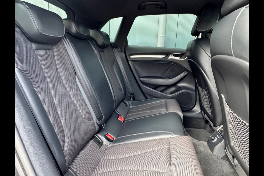 Audi A3 Sportback 1.5 TFSI Automaat S Line Edition * Optiek Zwart * Navigatie * Cruise Control *