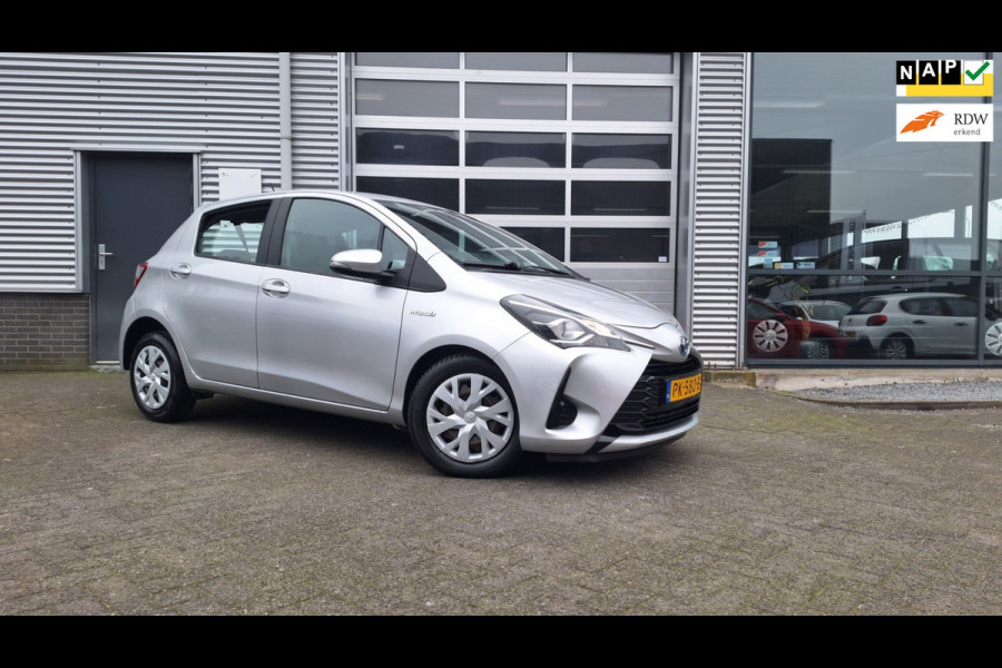 Toyota Yaris 1.5 Hybrid Aspiration/Navigatie/Cruise/Camera/
