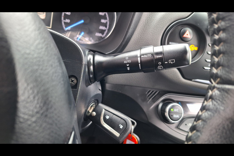Toyota Yaris 1.5 Hybrid Aspiration/Navigatie/Cruise/Camera/