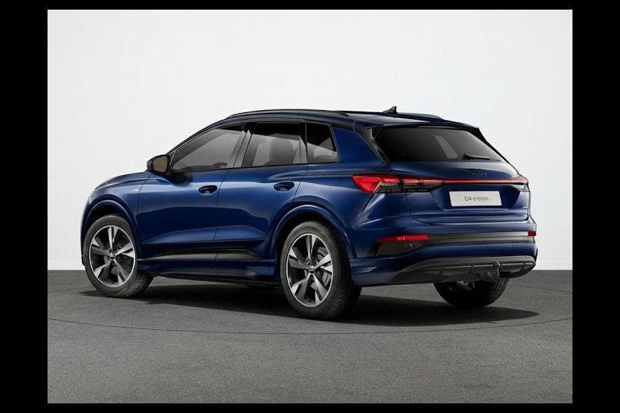 Audi Q4 e-tron 45 S edition Competition 82 kWh 286 pk | Assistentiepakket plus | Comfortpakket | Lichtpakket plus ambient light | Trekhaak |
