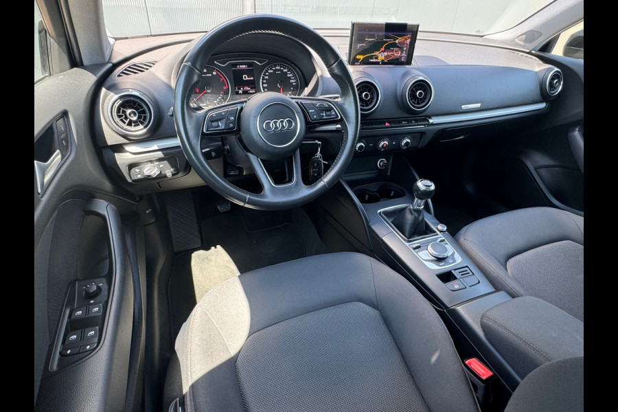 Audi A3 Limousine 30 TFSI Pro Line * Navigatie * Cruise Control * Parkeersensoren *