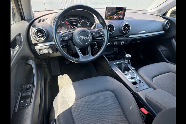 Audi A3 Limousine 30 TFSI Pro Line * Navigatie * Cruise Control * Parkeersensoren *