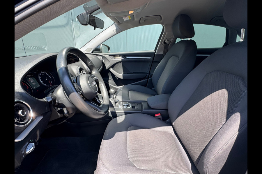 Audi A3 Limousine 30 TFSI Pro Line * Navigatie * Cruise Control * Parkeersensoren *